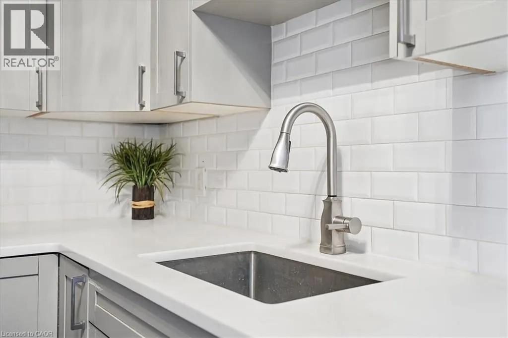 912 RYMAL Road E Unit# 7, #7