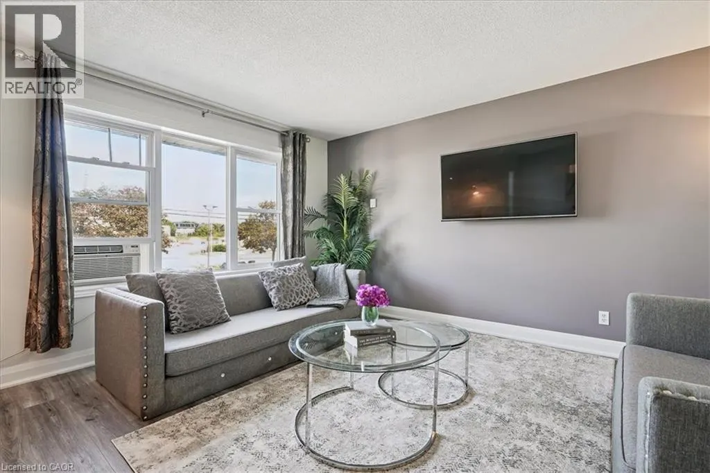 912 RYMAL Road E Unit# 7, #7