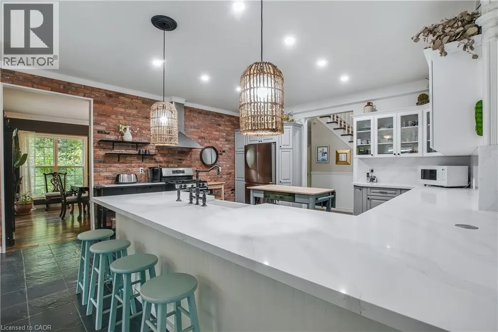1097 MINERAL SPRINGS Road