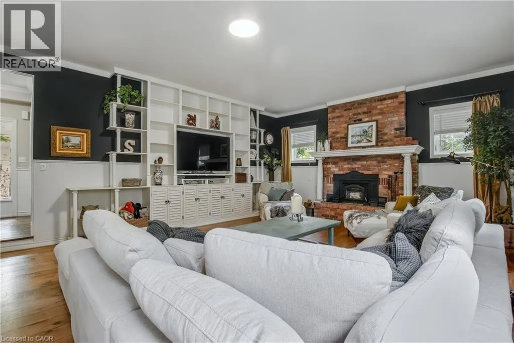 1097 MINERAL SPRINGS Road