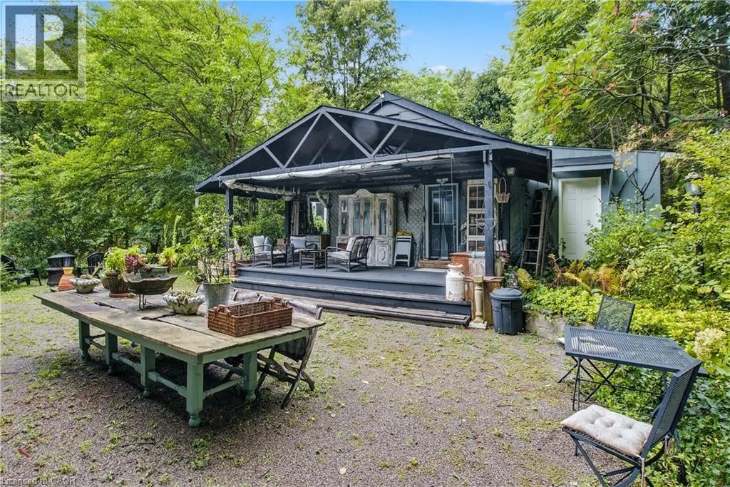 1097 MINERAL SPRINGS Road