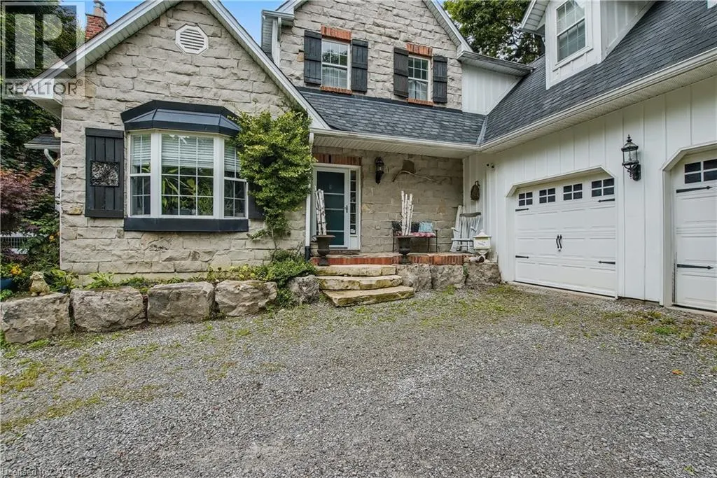 1097 MINERAL SPRINGS Road