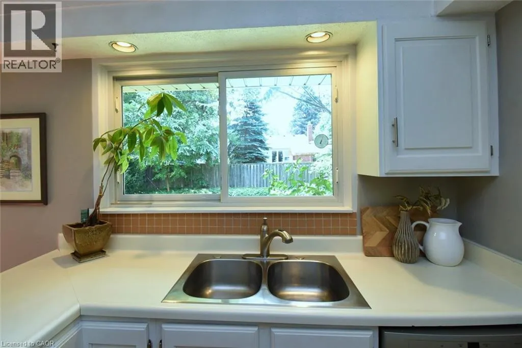 454 EVERGREEN Avenue