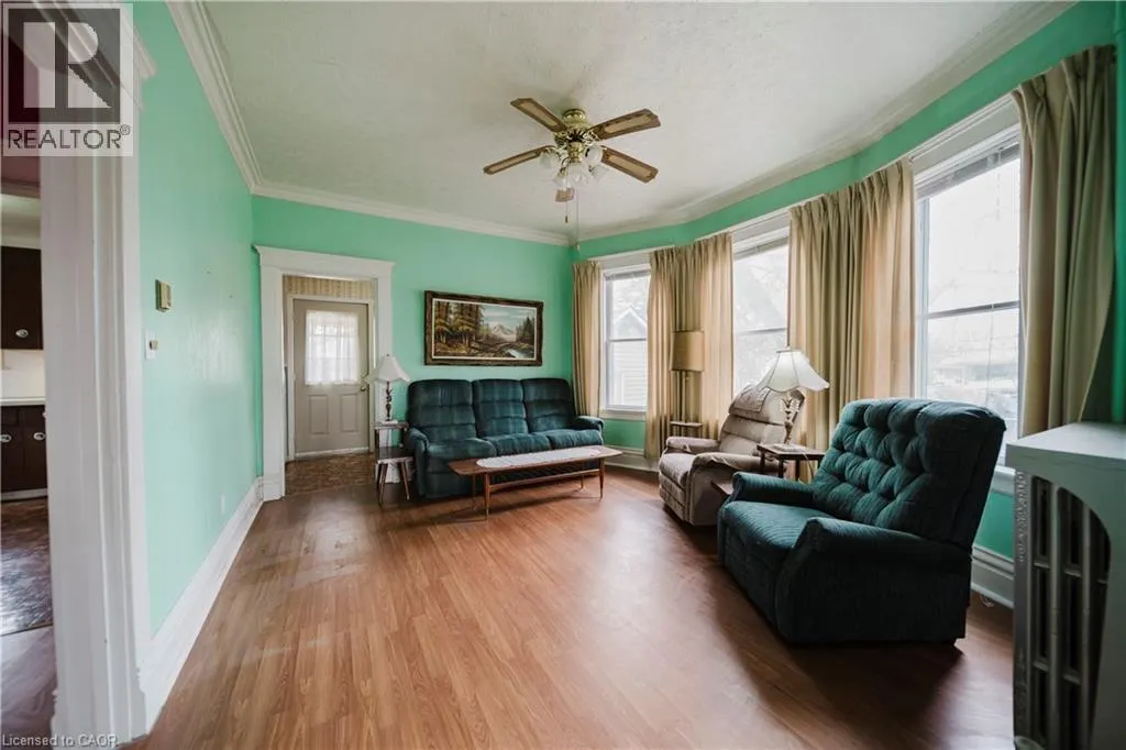 27 NOECKER Street