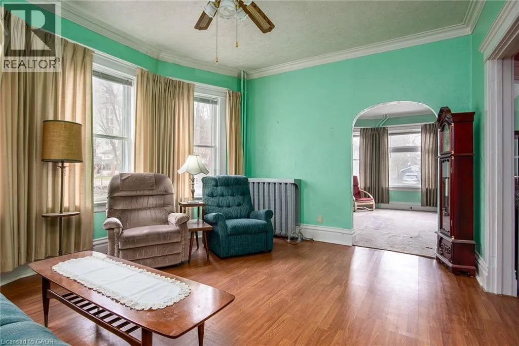 27 NOECKER Street