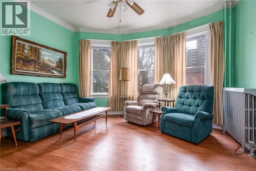 27 NOECKER Street