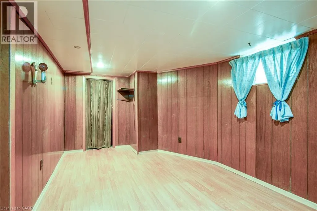 27 NOECKER Street