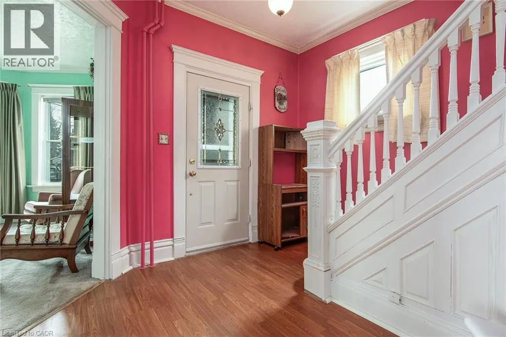 27 NOECKER Street