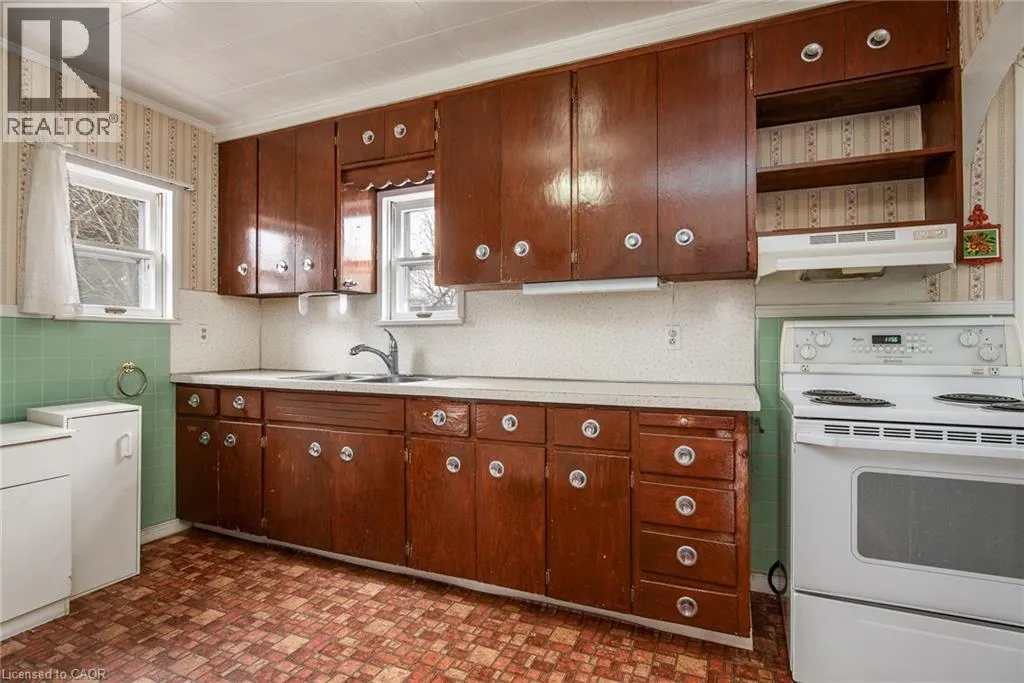 27 NOECKER Street