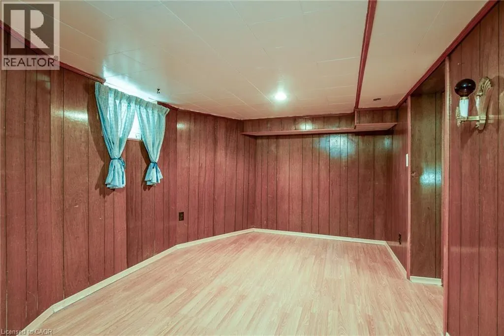 27 NOECKER Street