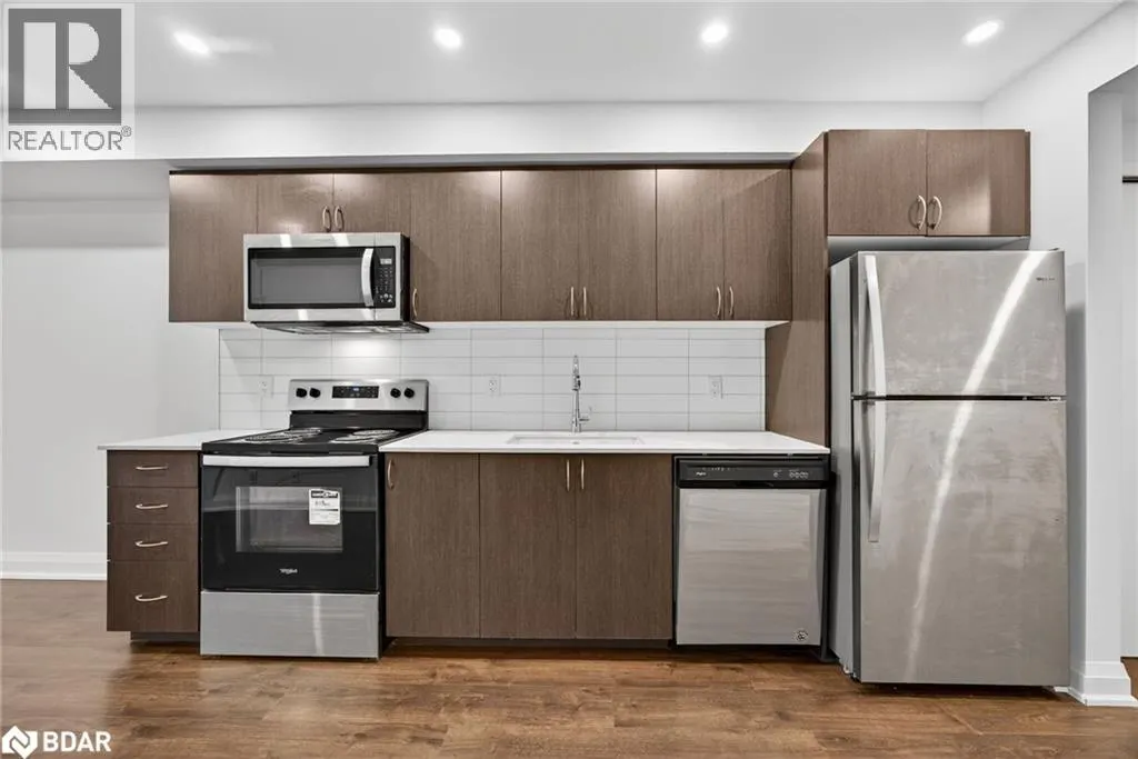 58 LAKESIDE Terrace Unit# 305, #305