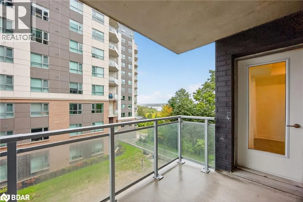 58 LAKESIDE Terrace Unit# 305, #305