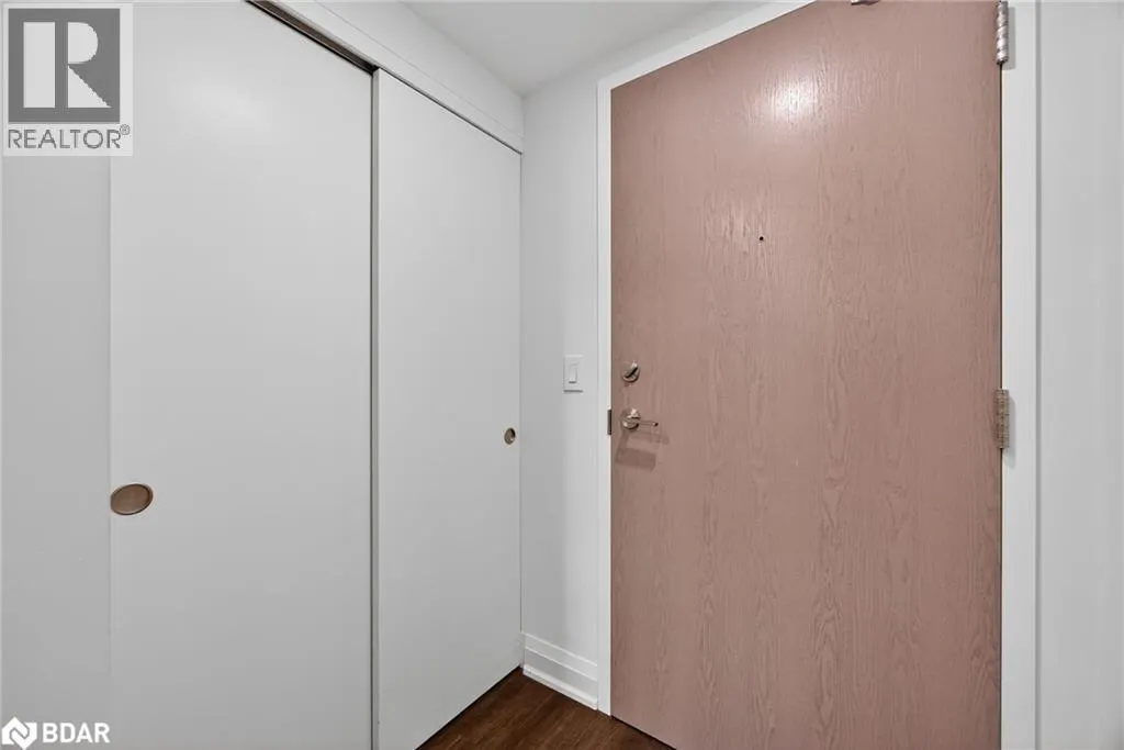 58 LAKESIDE Terrace Unit# 305, #305