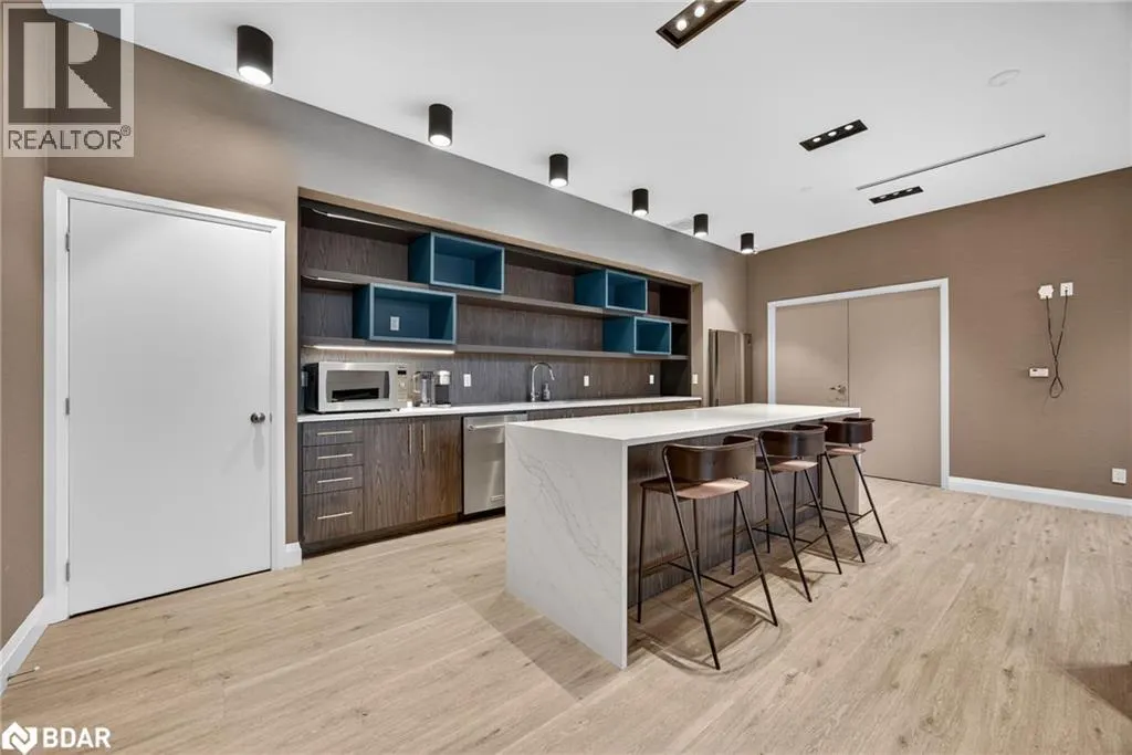 58 LAKESIDE Terrace Unit# 305, #305
