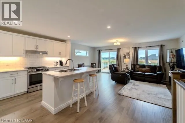 8 HARLEQUIN Court