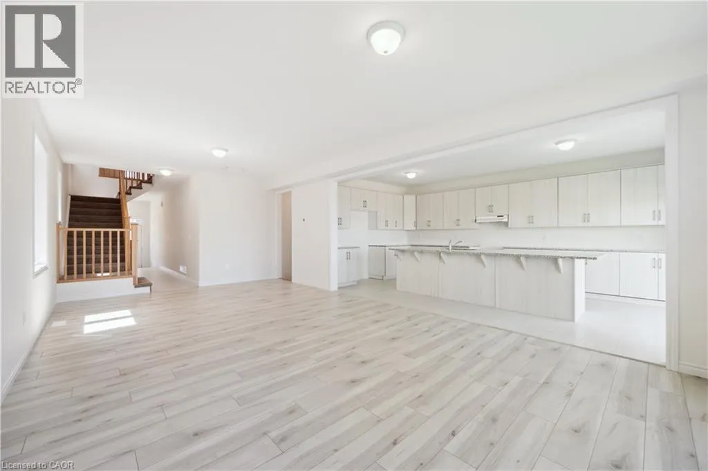 33 HENRY MARACLE Street