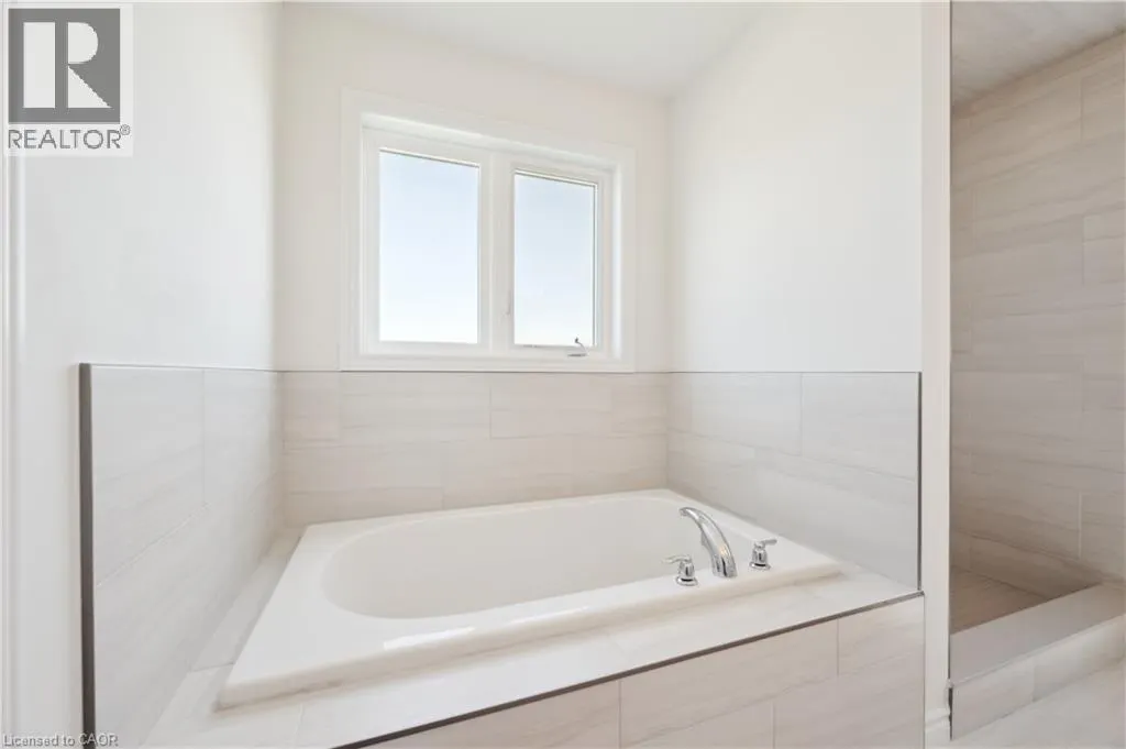 33 HENRY MARACLE Street