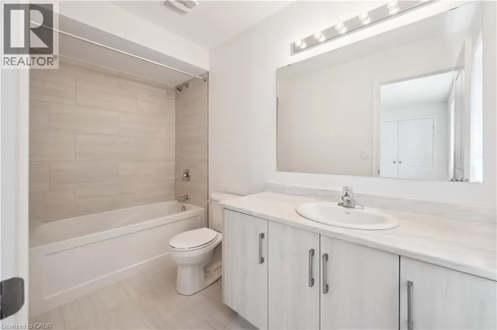 33 HENRY MARACLE Street