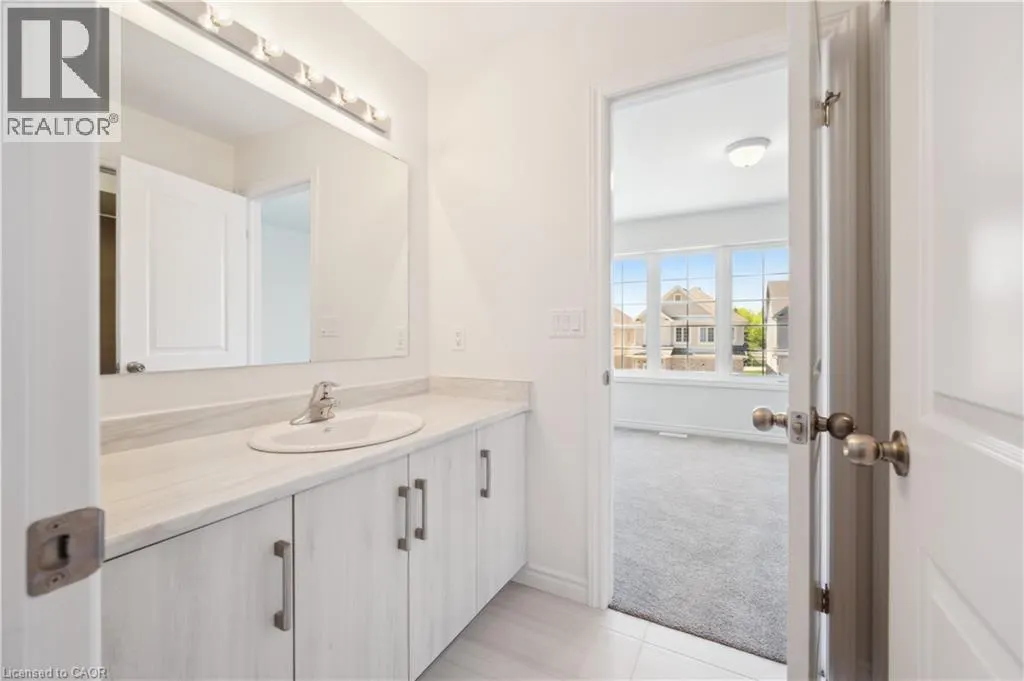 33 HENRY MARACLE Street