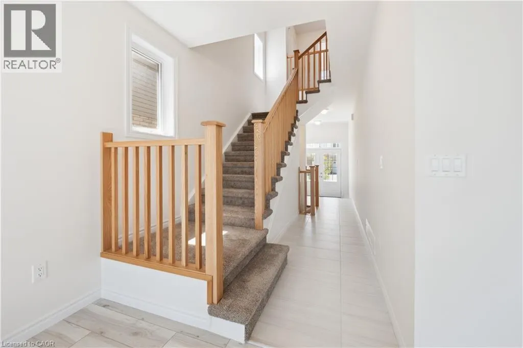 33 HENRY MARACLE Street