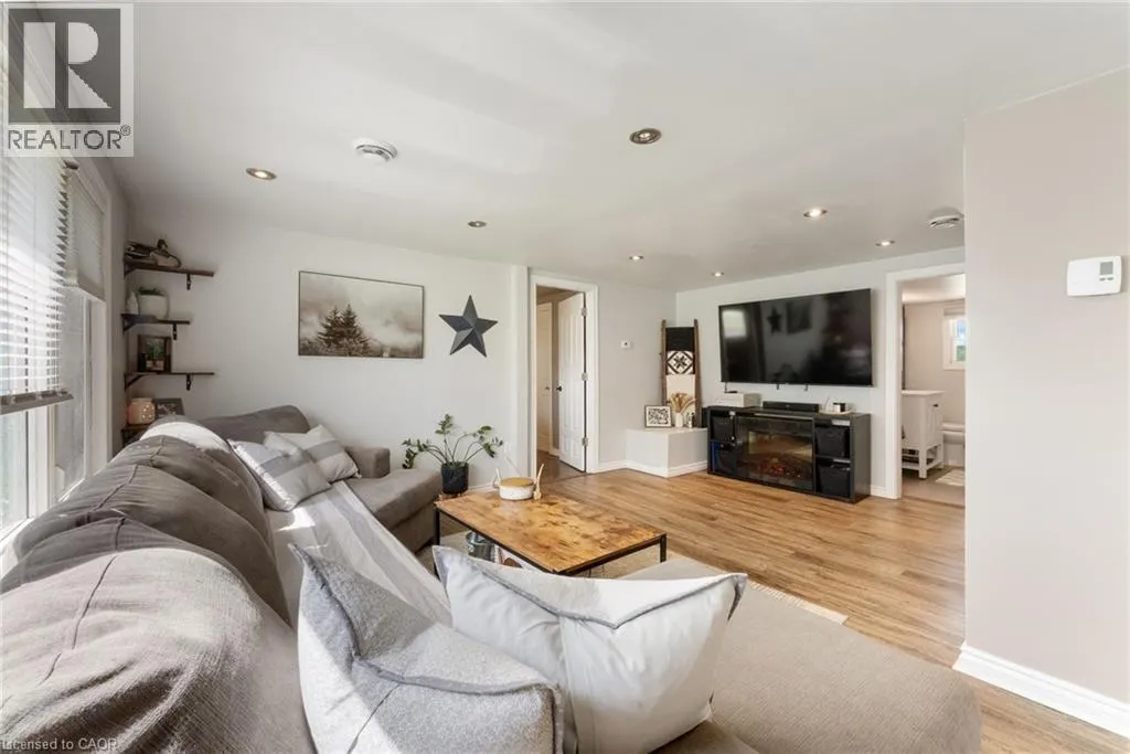 1175 LAKESHORE Road