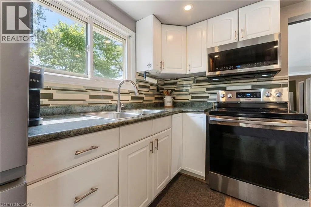 1175 LAKESHORE Road
