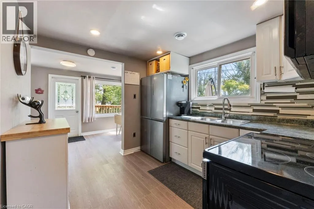 1175 LAKESHORE Road