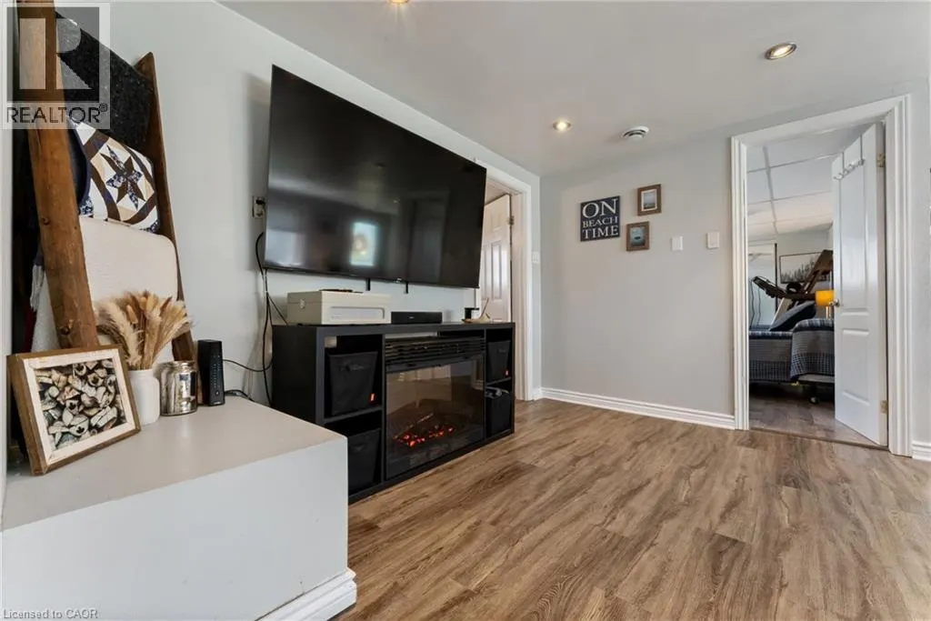 1175 LAKESHORE Road