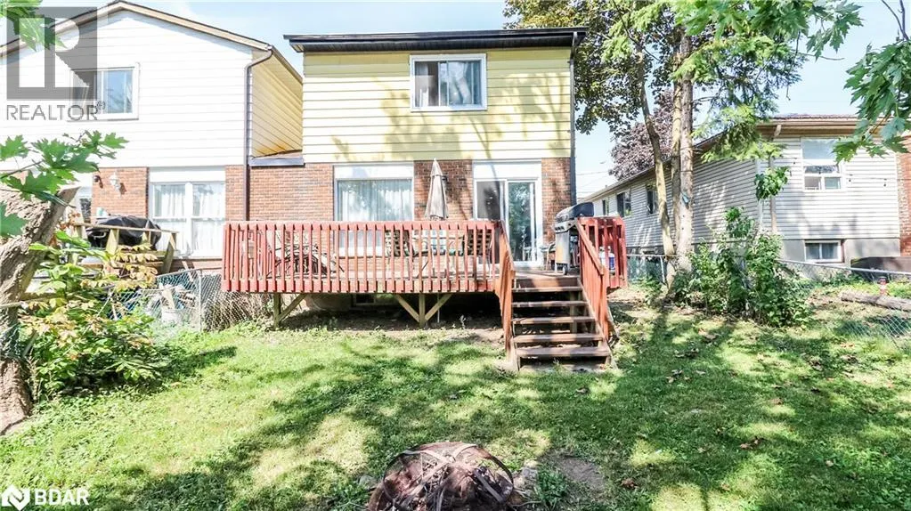 33B CUNDLES Road E