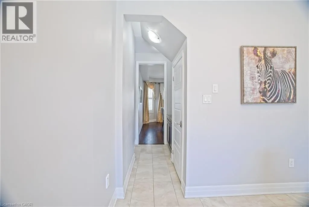 24 PICKETT Place