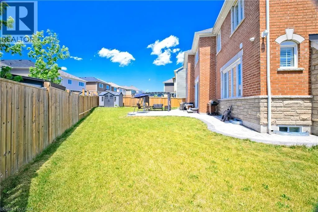 24 PICKETT Place