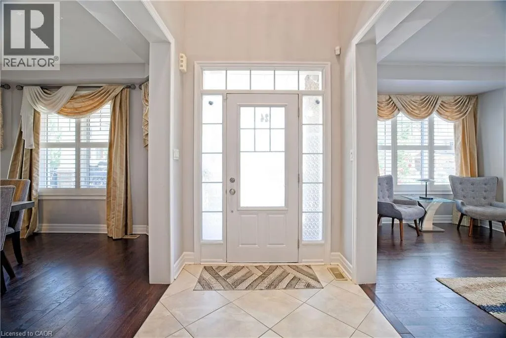 24 PICKETT Place
