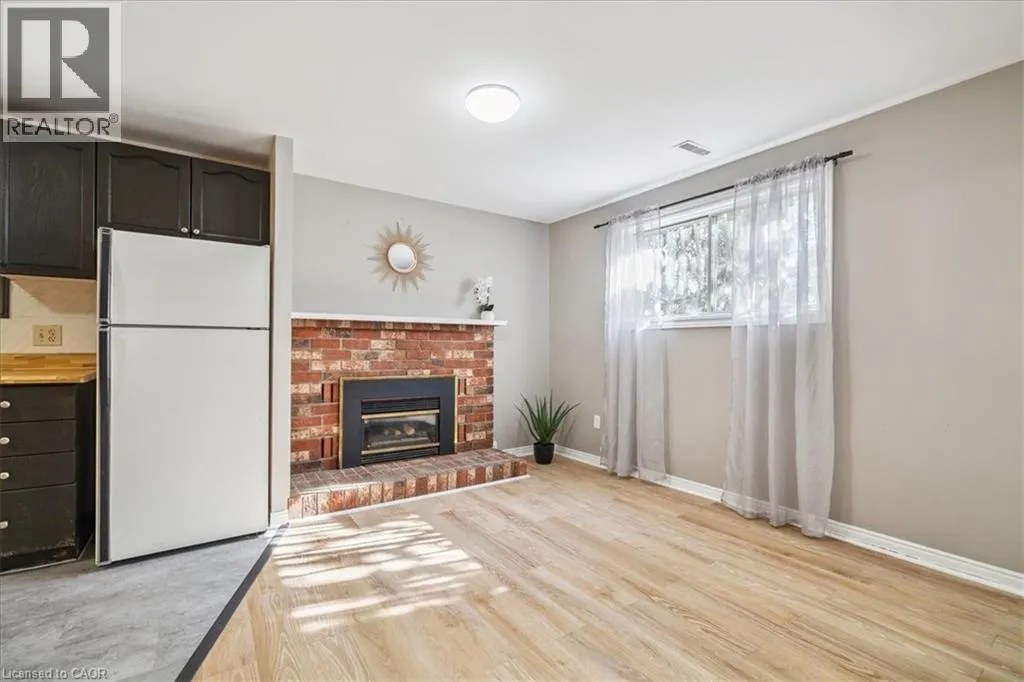 640 COCHRANE Road