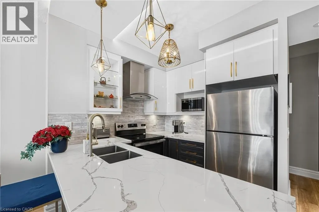 220 BURNHAMTHORPE Road W Unit# 1004, #1004
