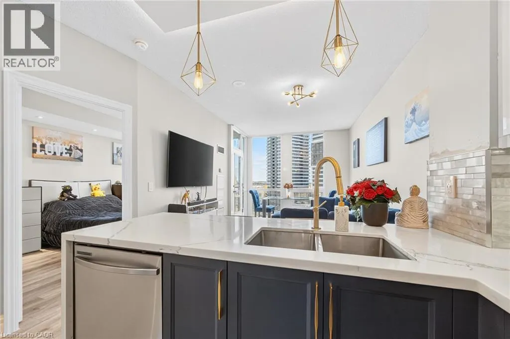 220 BURNHAMTHORPE Road W Unit# 1004, #1004
