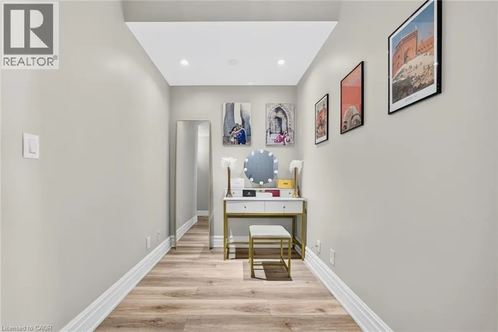 220 BURNHAMTHORPE Road W Unit# 1004, #1004