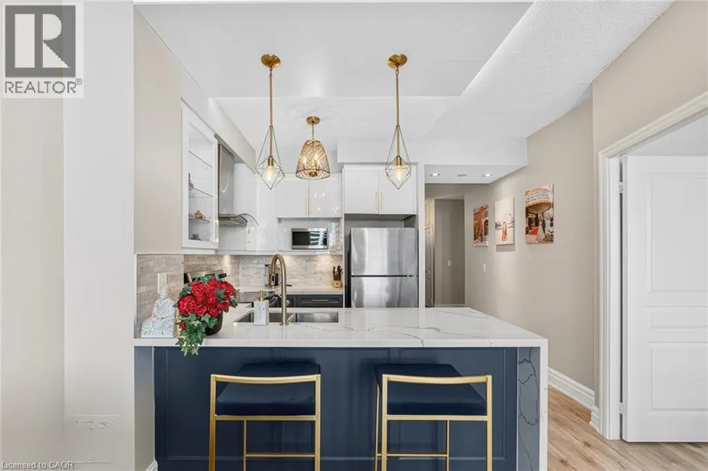 220 BURNHAMTHORPE Road W Unit# 1004, #1004