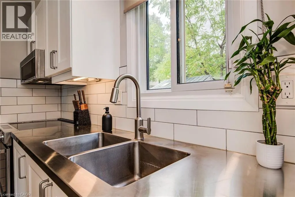 165 GREEN VALLEY Drive Unit# 31, #31