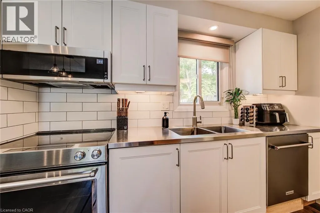 165 GREEN VALLEY Drive Unit# 31, #31