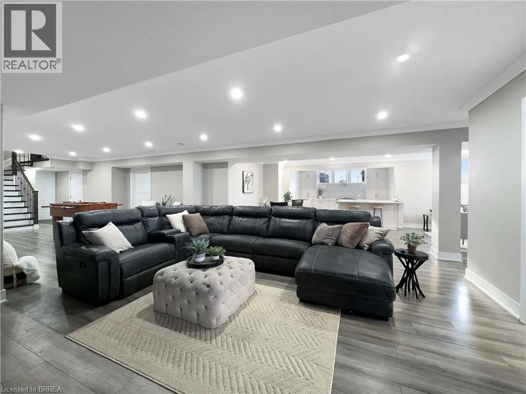 18 HARPER Boulevard