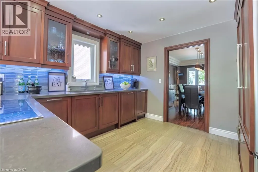 11 MORRISON CREEK Crescent