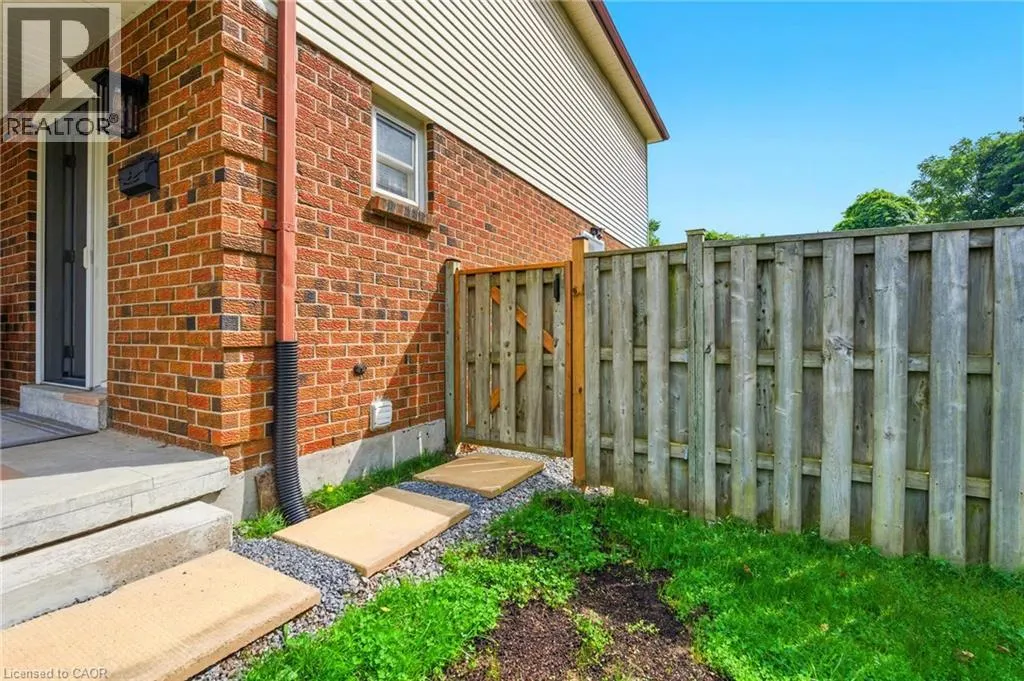407 MELANIE Crescent Unit# LOWER, #LOWER