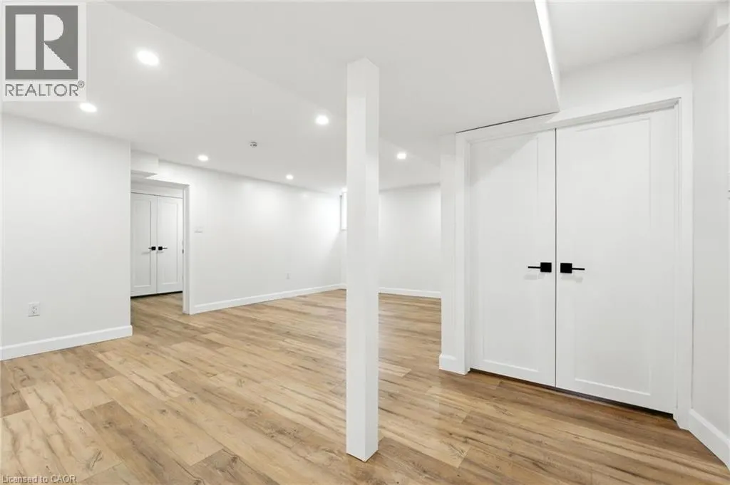 407 MELANIE Crescent Unit# LOWER, #LOWER