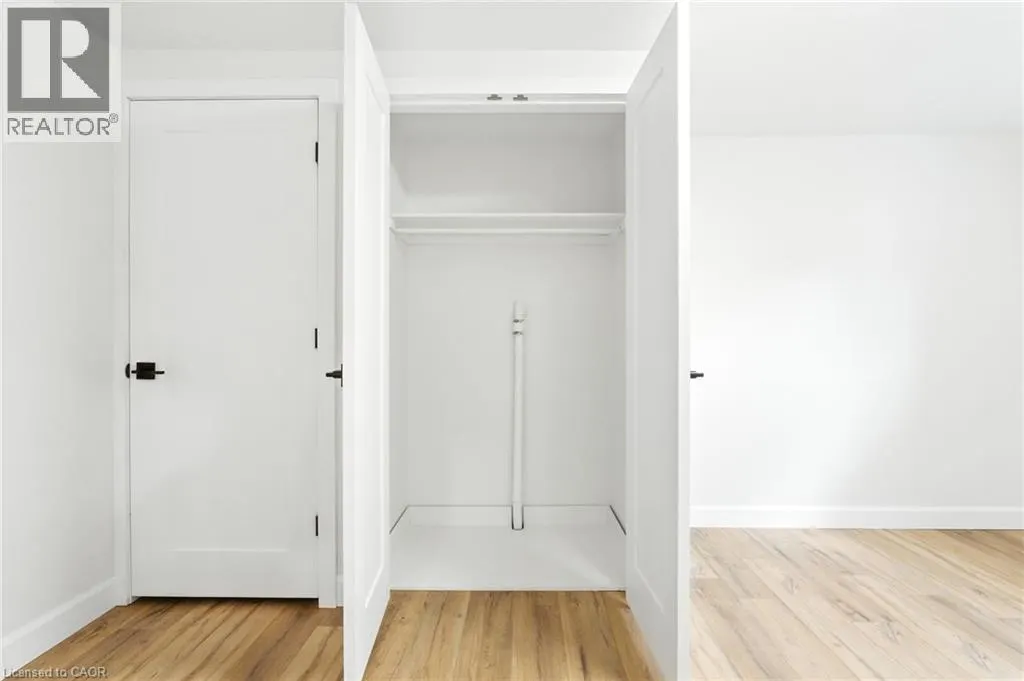 407 MELANIE Crescent Unit# LOWER, #LOWER