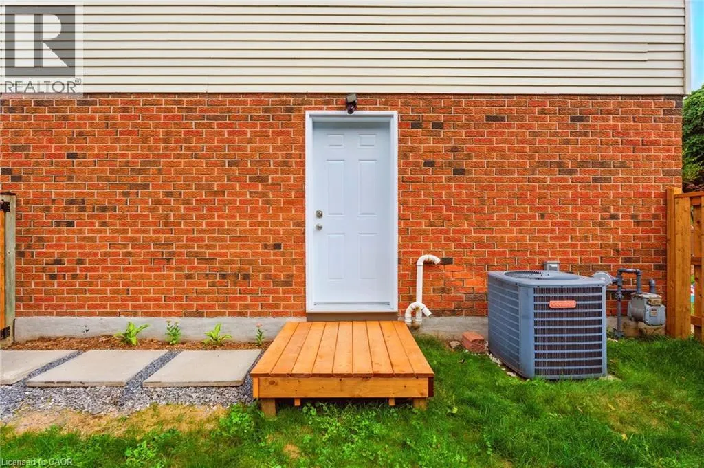 407 MELANIE Crescent Unit# LOWER, #LOWER