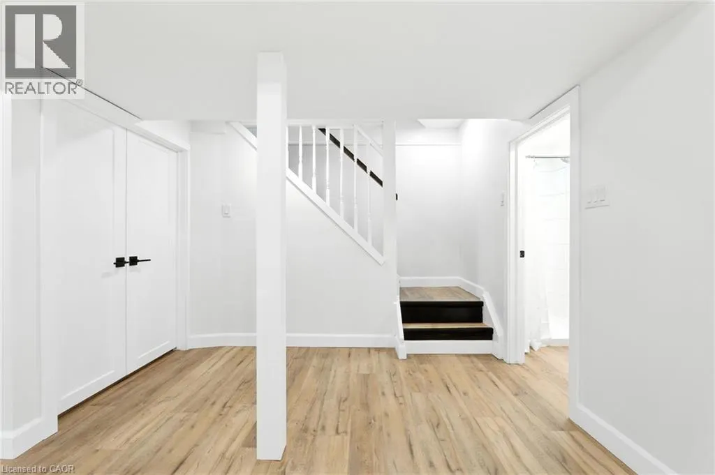 407 MELANIE Crescent Unit# LOWER, #LOWER