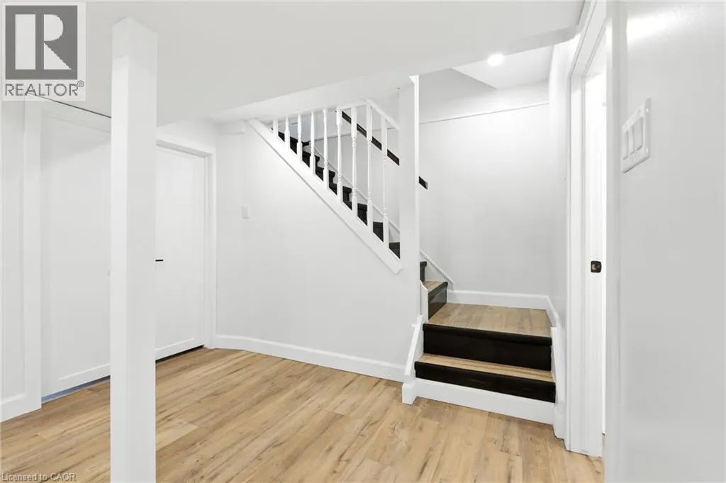 407 MELANIE Crescent Unit# LOWER, #LOWER