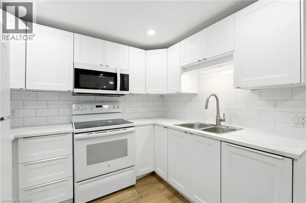 407 MELANIE Crescent Unit# LOWER, #LOWER