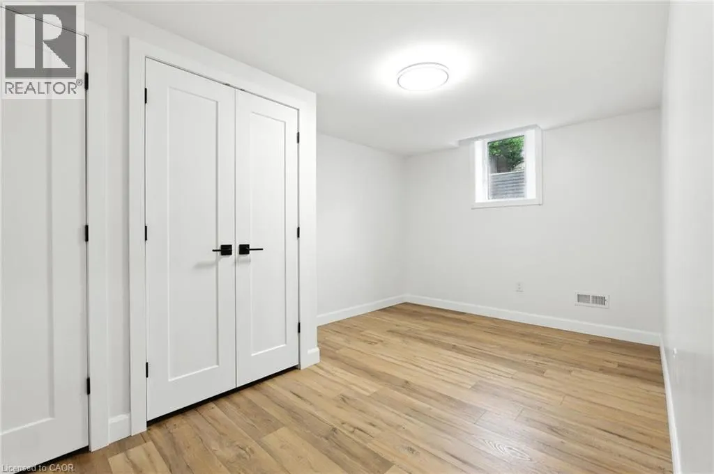 407 MELANIE Crescent Unit# LOWER, #LOWER
