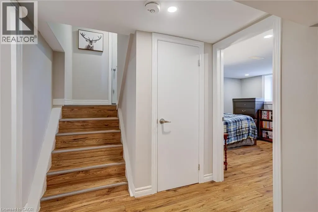 90 ARCADE Crescent